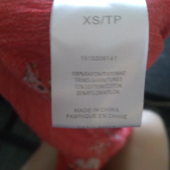 Open shoulder top - Picture 3 of 3